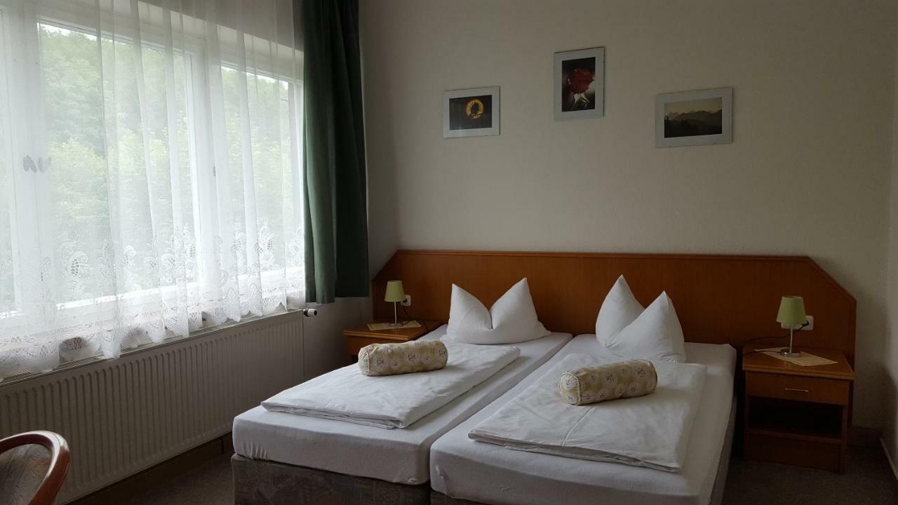 Pension Waldfrieden Wolkenstein Esterno foto
